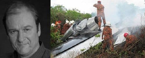 मायकेल डाक्र - त्याने शोधलेल्या उडणाऱ्या टॅक्सीतून कोसळून याचा मृत्यू झाला. 