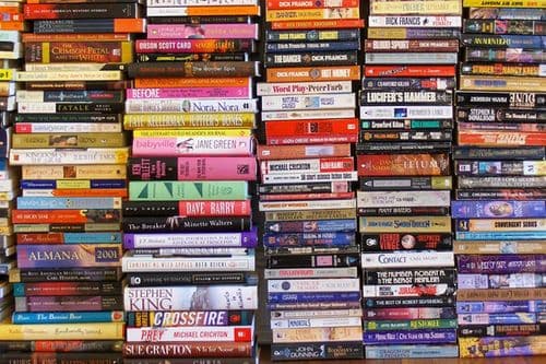 Books By kilo!! मग वाट कसली बघताय लेको ?... ”टूट पडोsssss !!!”