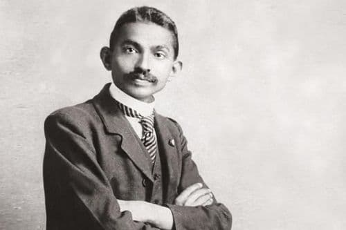 गांधीजींनी सुरू केले होते ३ फुटबॉल क्लब!! पण कशासाठी?