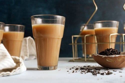 चहाला  'टी किंवा 'चा' या दोन नावांनीच का ओळखतात? वाचा चहाच्या इतिहासाची गोष्ट!!