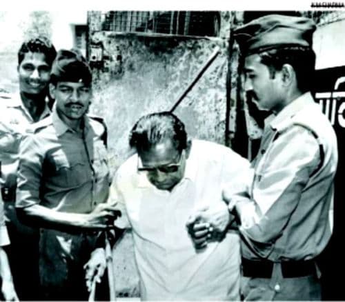 ९. मरताना देखील फसवून गेला.