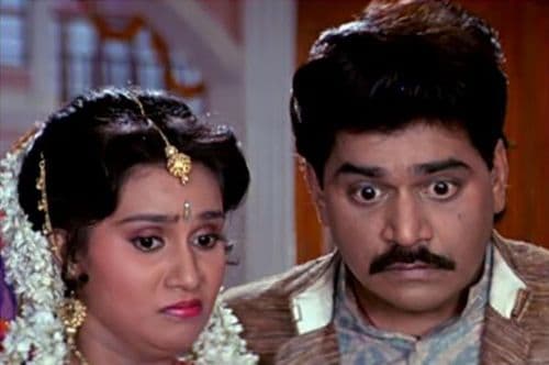 ८. त्यांचं लग्न रुही बेर्डे यांच्याशी झालं पण ते फार काळ टिकलं नाही. त्या नंतर त्यांनी प्रिया बेर्डे यांच्याशी लग्न केलं. त्यांचा मुलगा अभिनय बेर्डे याने ‘ती सध्या काय करते’ या चित्रपटातून चित्रपटसृष्टीत पदार्पण केलं आहे.