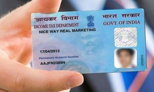 नवं पॅनकार्ड बनवा, जुन्यामधली माहिती अपडेट करा आणि तेही घरबसल्या !!