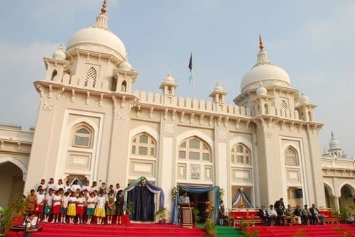हैद्राबादच्या या एकाच शाळेतून आलेत मायक्रोसॉफ्ट, मास्टरकार्ड आणि अडोब सिस्टीमचे CEO.....