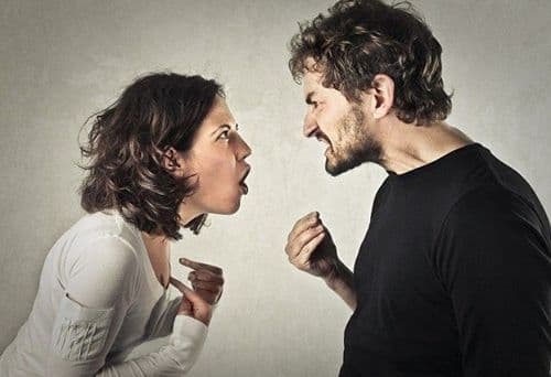 नवराबायकोने भांडणामुळे बनवलीय सुखी संसाराची नियमावली...काय नियम आहेत जाणून तरी घ्या भाऊ!!
