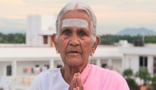 रोज योग करणाऱ्या आजीबाई ! यांचं वय वाचून तुम्हाला धक्का बसेल !!