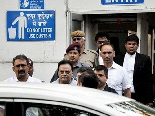 अटक, सरकारी गोंधळ आणि मोईनचे पलायन-