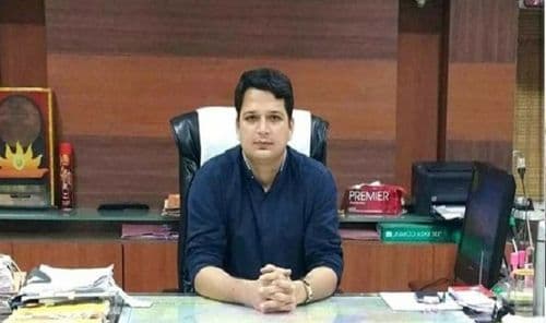 बीडच्या जिल्हाधिकाऱ्यांनी स्वतःला ५ हजारांचा दंड का लावला ?