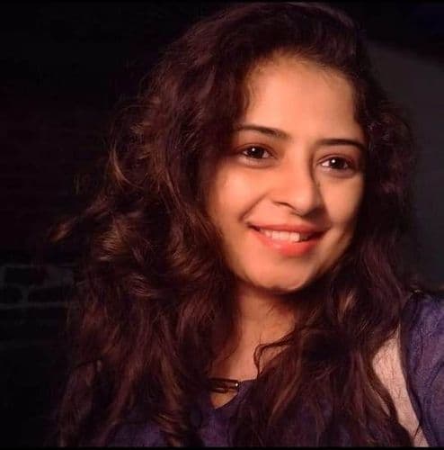 10) मनीषा कोरडे