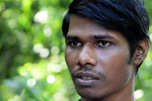 भारतातल्या आदिवासी समाजातला मुलगा युकेत सॉफ्टवेअर इंजिनीअर कसा झाला? वाचा त्याची यशोगाथा !!