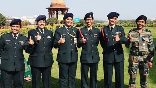 २६ वर्षांची सेवा पूर्ण केलेल्या पाच महिला अधिकाऱ्यांना कर्नलचा दर्जा !!