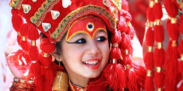 अशी निवडली जाते नेपाळची कुमारी देवी : वाचा या अनोख्या हिंदू प्रथेबद्दल