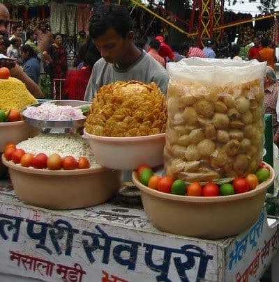 १०. गिरगाव आणि जुहू चौपाटी.