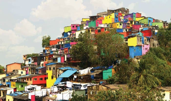 'चल रंग दे' : झोपडपट्टीच्या गरीबीवर रंगीत मलमपट्टी ??