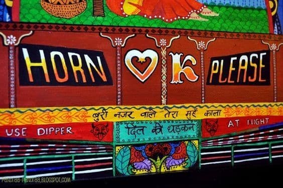 प्रत्येक ट्रकच्या मागे 'Horn Ok Please' का लिहिलेलं असतं ? माहित आहे का भाऊ ?