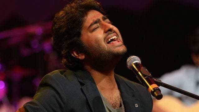 तुम्हाला अरिजित सिंग आवडतो? मग हा व्हिडीओ बिल्कुल बघू नका !!