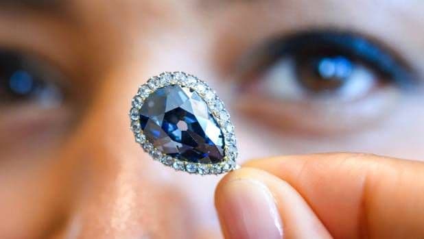 कोहिनूर जिथे सापडला त्याच खाणीतला हा ३००वर्ष जुना हिरा किती मौल्यवान आहे माहीत आहे ?