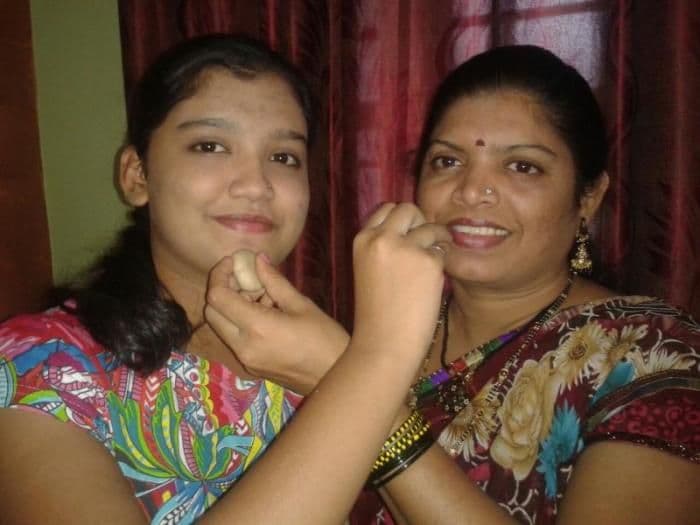 माय लेकी  झाल्या एकाच वर्षी दहावी पास!!