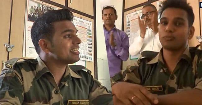 व्हिडीओ ऑफ़ दि डे : BSF जवान गातोय ‘संदेसे आते है’.....सेना दिनाच्या निमित्ताने पाहा हा स्पेशल व्हिडीओ !!