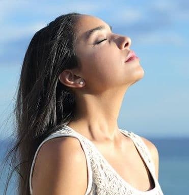 3) दीर्घ श्वास घ्या...