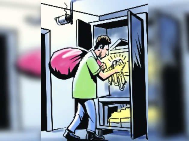 तपासकथा : अतिहुषारीने १५० घरफोड्या करवणाऱ्या बाईची गोष्ट, पण शेवटी गुन्हेगार सापडतोच!!