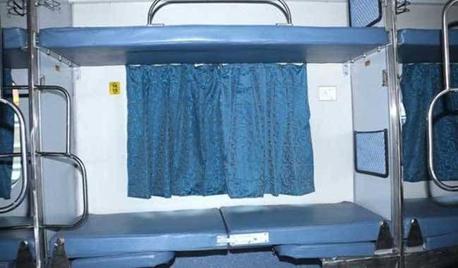 साईड बर्थवाल्यांचा त्रास आता मिटणार....रेल्वे विभागाने आणलाय हा रामबाण उपाय !!