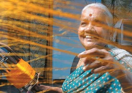 रेशमाचे धागे ते साडी -पाहा प्रवास