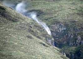 ८. फॅरो वॉटरफॉल स्कॉटलंड:-