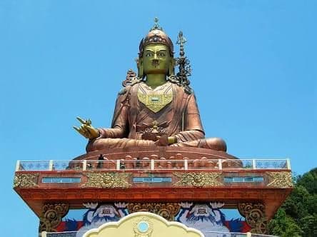 जगातली सर्वात उंच गणपतीची आणि हनुमानाची मूर्ती कुठं आहे ठाऊक आहे? नाही, मग तर नक्कीच वाचा..