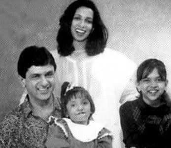 आपल्या फॅमिलीसोबत लहानगी डिंपल क्वीन दीपिका पदूकोण..