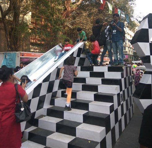 बुद्धिबळातला अडीच घर चालणारा घोडा