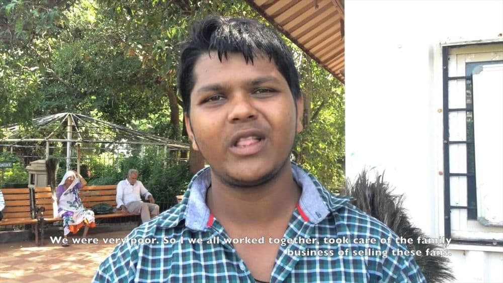 तारें जमीन पर : या अशिक्षित मुलाला येतात तब्बल डझनभर भाषा !!