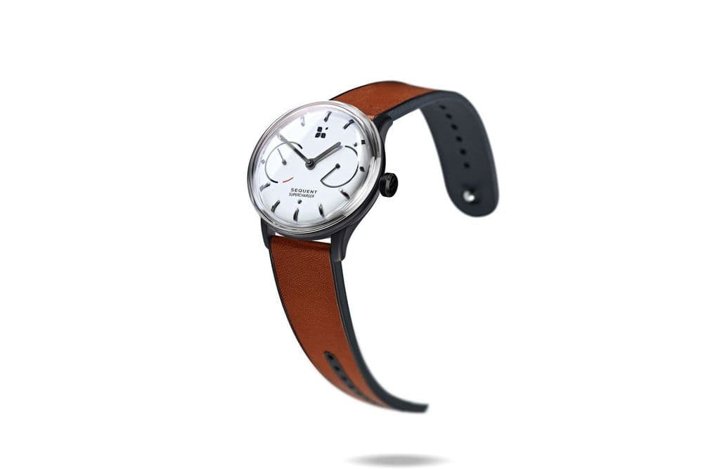 ऑटोमॅटीक चार्ज होणारं स्मार्टवॉच, किंमत फक्त...