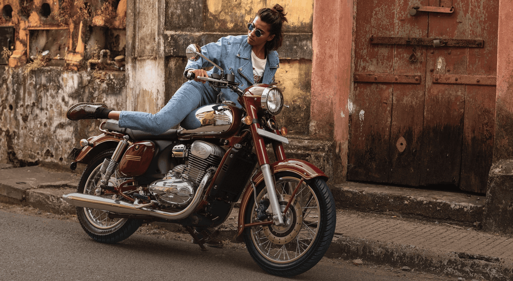 जावाची 'चासिस' आली बाजारात...लागली तब्बल एवढ्या लाखांची बोली !!