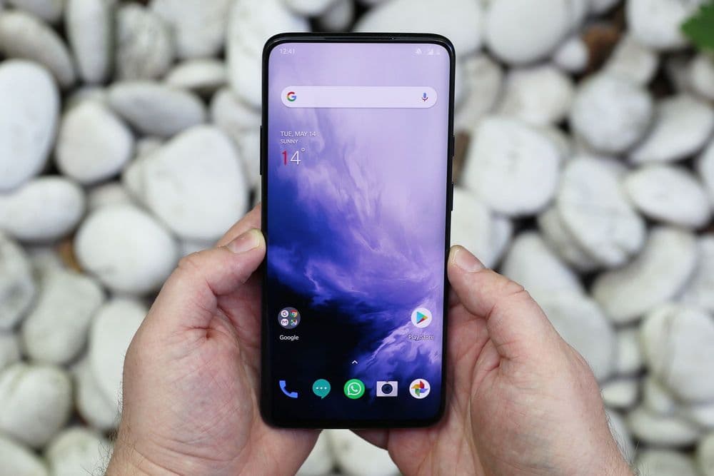 वन प्लस सेव्हन बाजारात....तुम्ही का घ्यावा आणि का घेऊ नये ??