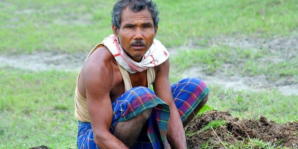 ५५० हेक्टर खडकाळ जमीन जंगलात रूपांतरित करणारा भारताचा 'फॉरेस्ट मॅन' !!