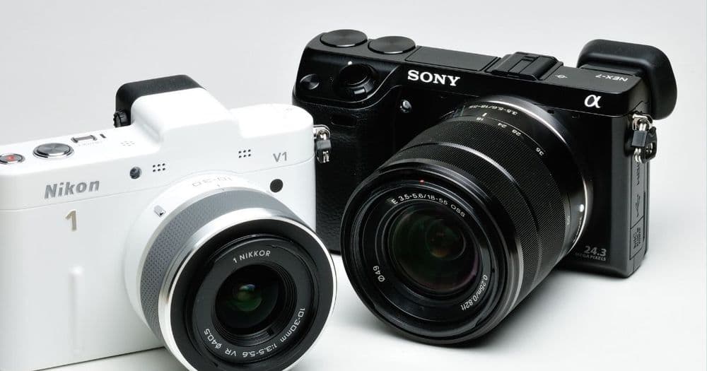 DSLR कॅमेरा घ्यावा की मिररलेस SLR कॅमेरा? गोंधळ आहे? मग जाणून घ्या दोघांचे फायदेतोटे!!