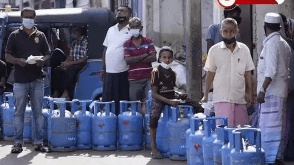 श्रीलंकेवर किती कोटींचं आणि कोणकोणत्या देशांचं कर्ज आहे? श्रीलंका दिवाळखोरीच्या उंबरठ्यावर कशामुळे उभी आहे?