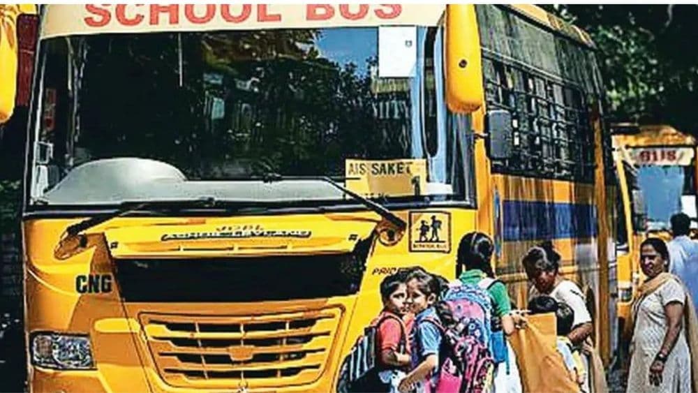 २८ ऑक्टोबर २००८- जेव्हा एका  युवकाने  मुंबईत बेस्ट बसचे अपहरण केले होते ! 