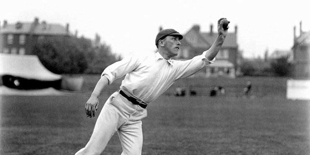 प्रथम श्रेणी क्रिकेटमध्ये ४००० हून अधिक बळी;इंग्लिश गोलंदाजाच्या नावे आहे विक्रम! पाहा टॉप-५ ची यादी..