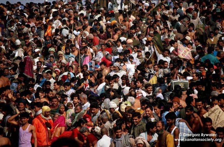 पोलिस आयुक्त सांगत आहेत, चेंगराचेंगरी कशी घडते आणि ती कशी टाळता येऊ शकते..