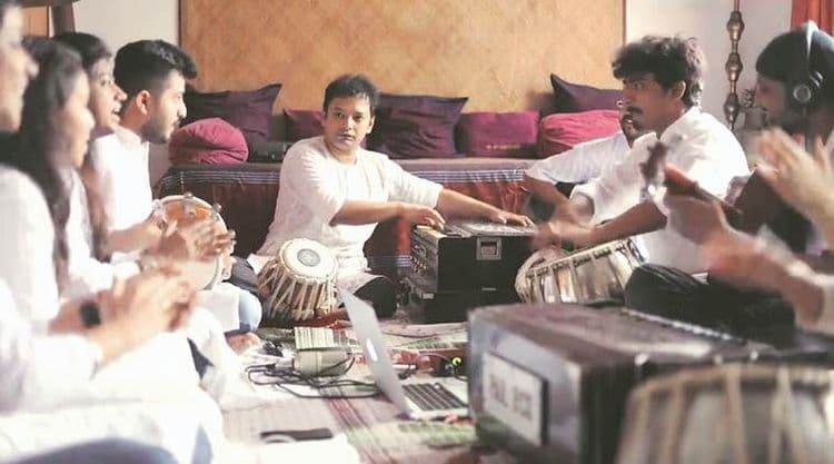 हिंदू गायक, सूफी संगीत आणि इंग्रजी गाणं.. ऐकाच हा जादूभरा संगम!!