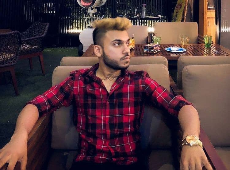 या मुलानं काढली आहे भाडोत्री बॉयफ्रेंड योजना...पोरींनो, सिंगल राहण्याचे दिवस गेले !!