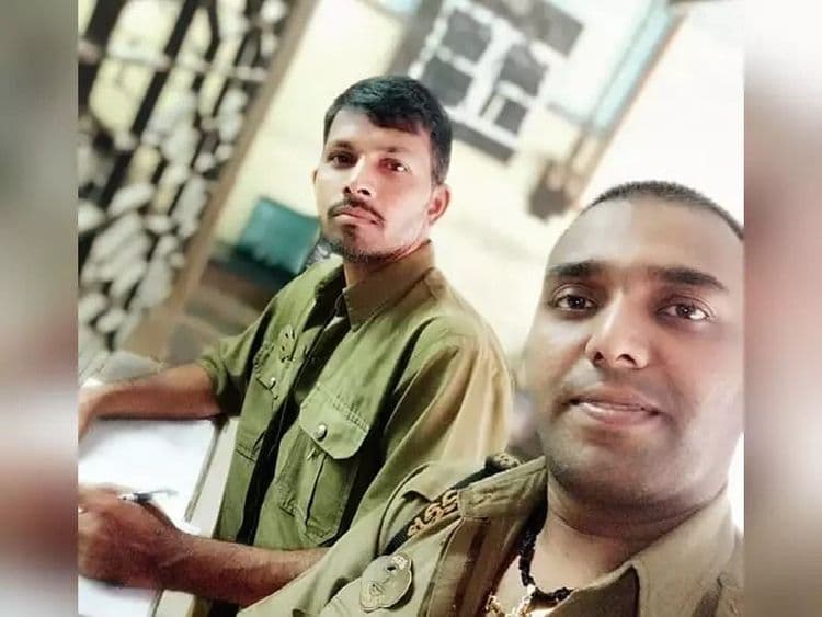 रात्रीच्या वेळी ती मुलगी निर्मनुष्य रस्त्यावर एकटीच होती...यावर या ड्रायव्हर कंडक्टरने जे केले, त्याला आमचा सलाम!