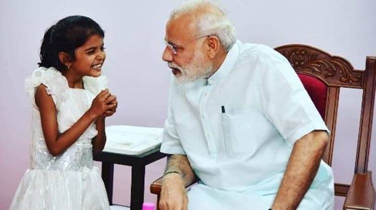 सहा वर्षांची धिटुकली पंतप्रधानांना भेटली;पंतप्रधाननरेंद्र मोदी म्हणतात,'काही अनमोल क्षण वैशालीसोबत' 
