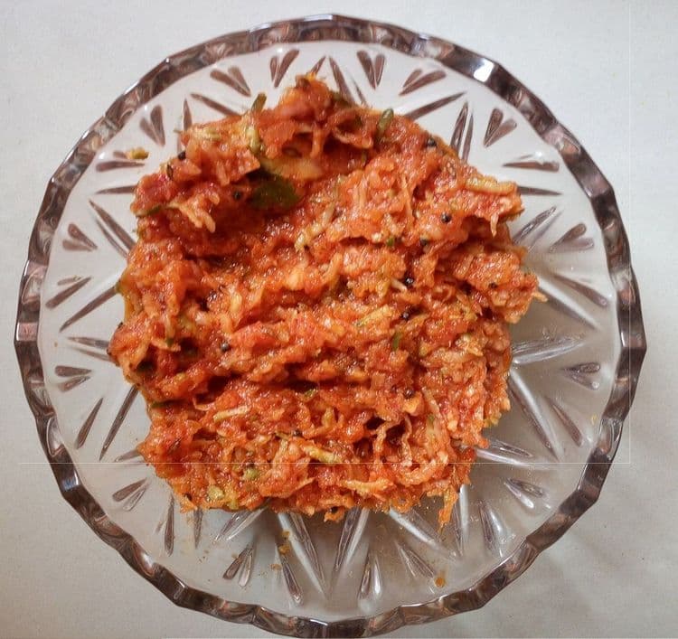 ३. तक्कू: