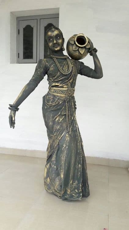 थक्क करणारं टॅलेंट : नजरेला चकवा देणारी कलाकृती..