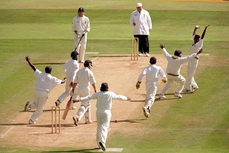 क्रिकेट इतिहासातील अनोखा सामना; जेव्हा एकाच सामन्यात तब्बल १२ खेळाडूंनी केले होते पदार्पण...