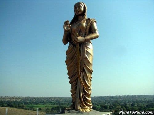 सिंदखेड राजा गावची लेक, लखुजीराजेंची लाडकी जिजाऊ