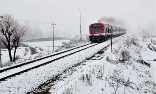 २. काझीगुंड - श्रीनगर - बारामुल्ला बर्फाळ रेल्वे मार्ग